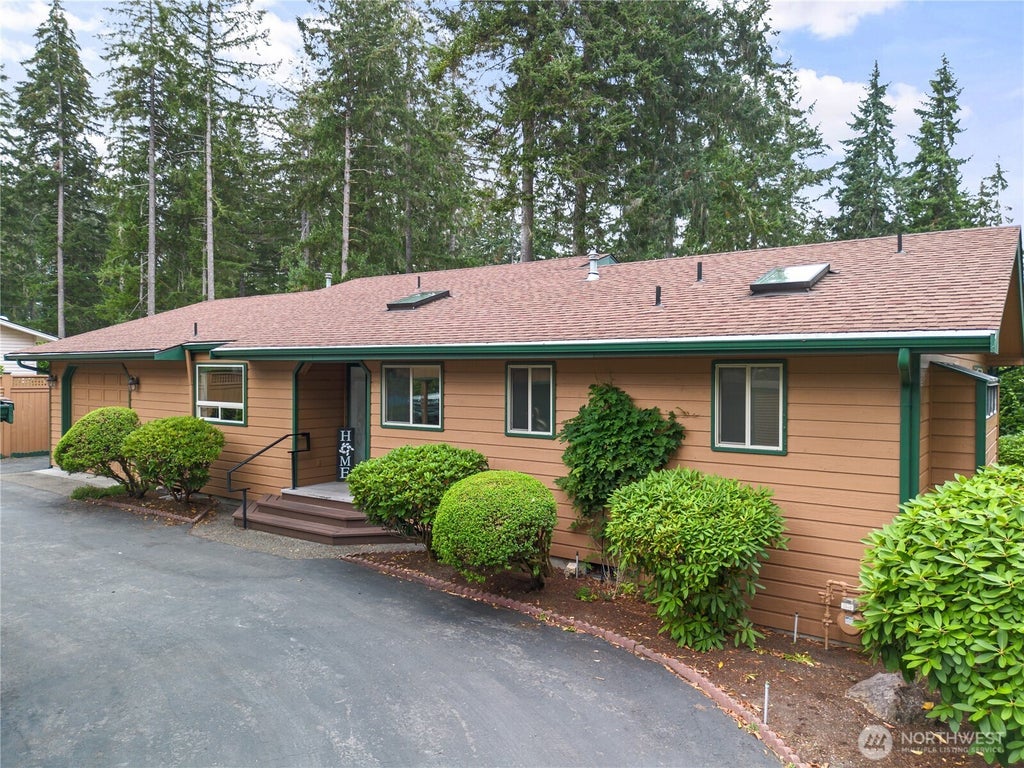 Photo of 281 E Saint Andrews Drive, Shelton, WA 98584 (MLS # 2582347)