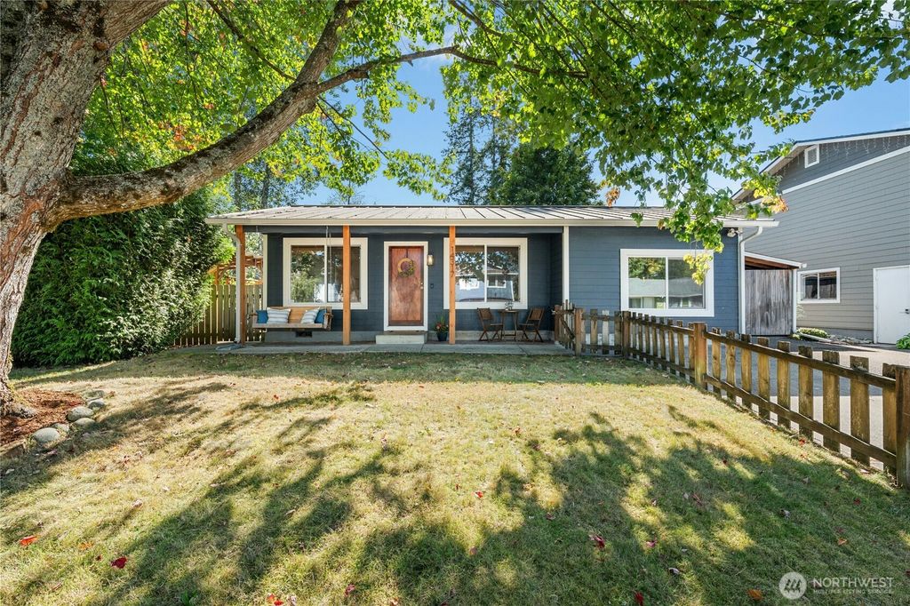 Photo of 14317 SE 257th Place, Kent, WA 98042 (MLS # 2432443)
