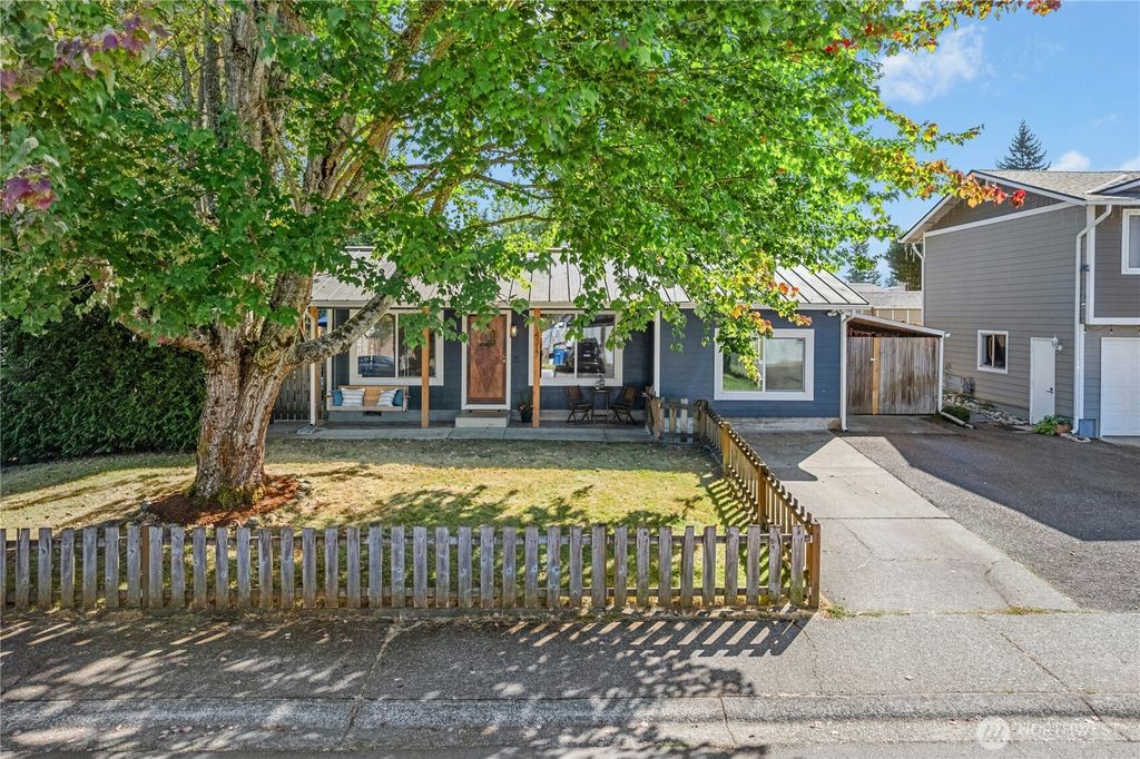 Photo of 14317 SE 257th Place, Kent, WA 98042 (MLS # 2432443)
