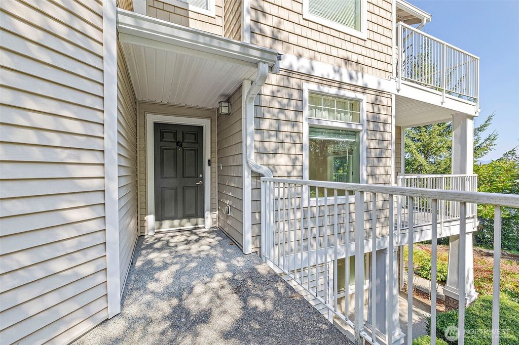 Photo of 21230 40th Way S #G, SeaTac, WA 98198 (MLS # 2437026)