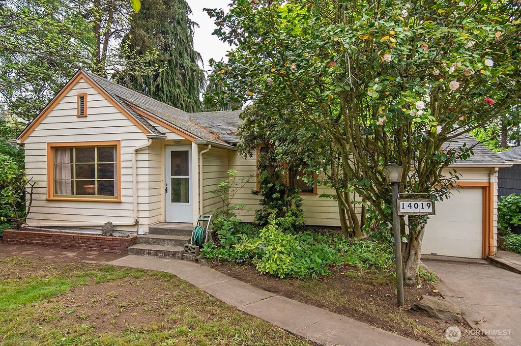 Photo of 14019 36th Avenue NE, Seattle, WA 98125 (MLS # 2520284)