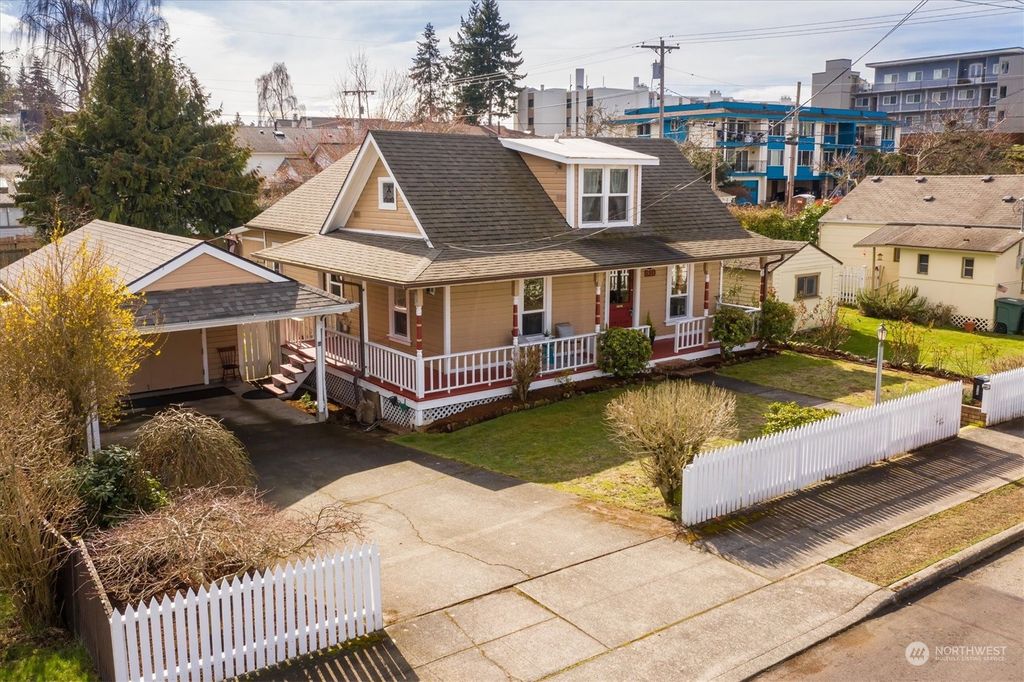 Photo of 610 Maple Street, Edmonds, WA 98020 (MLS # 2033685)