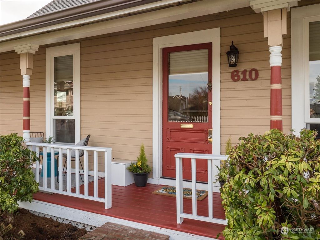 Photo of 610 Maple Street, Edmonds, WA 98020 (MLS # 2033685)
