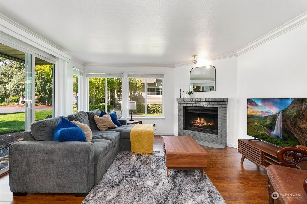 Photo of 10822 NE 148th Lane #J101, Bothell, WA 98011 (MLS # 2137785)