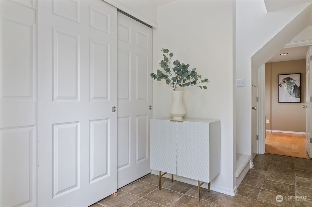 Photo of 938 N 35th Street #B, Seattle, WA 98103 (MLS # 2284996)