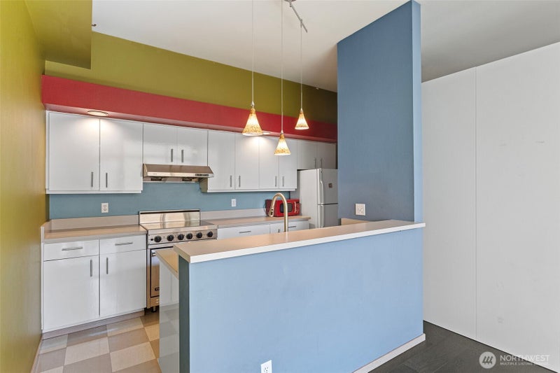 2030 Western Avenue 514