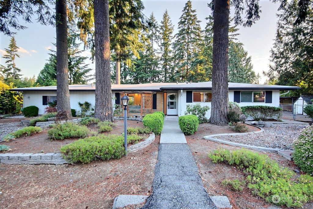 Photo of 14120 144th Avenue SE, Renton, WA 98059 (MLS # 2254107)