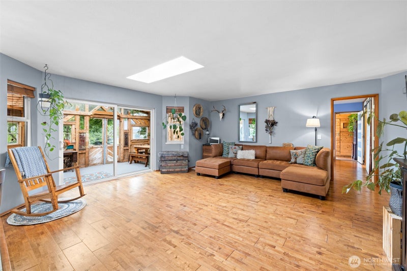 330 Bell Bottom Road