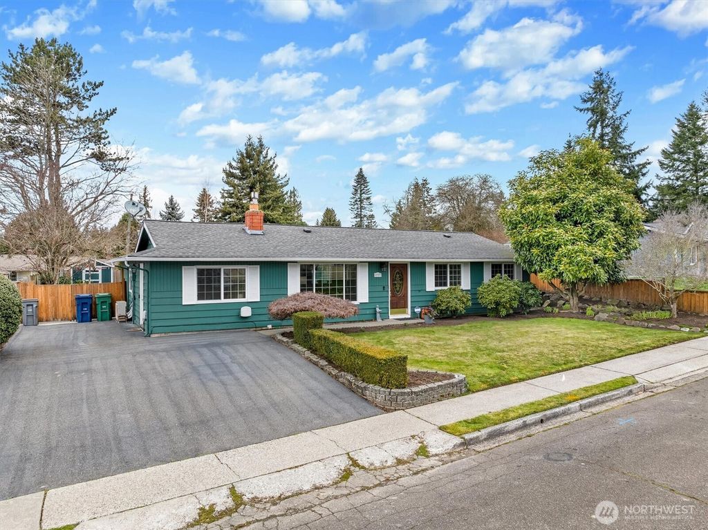 Photo of 4907 184TH Place SW, Lynnwood, WA 98037 (MLS # 2485594)