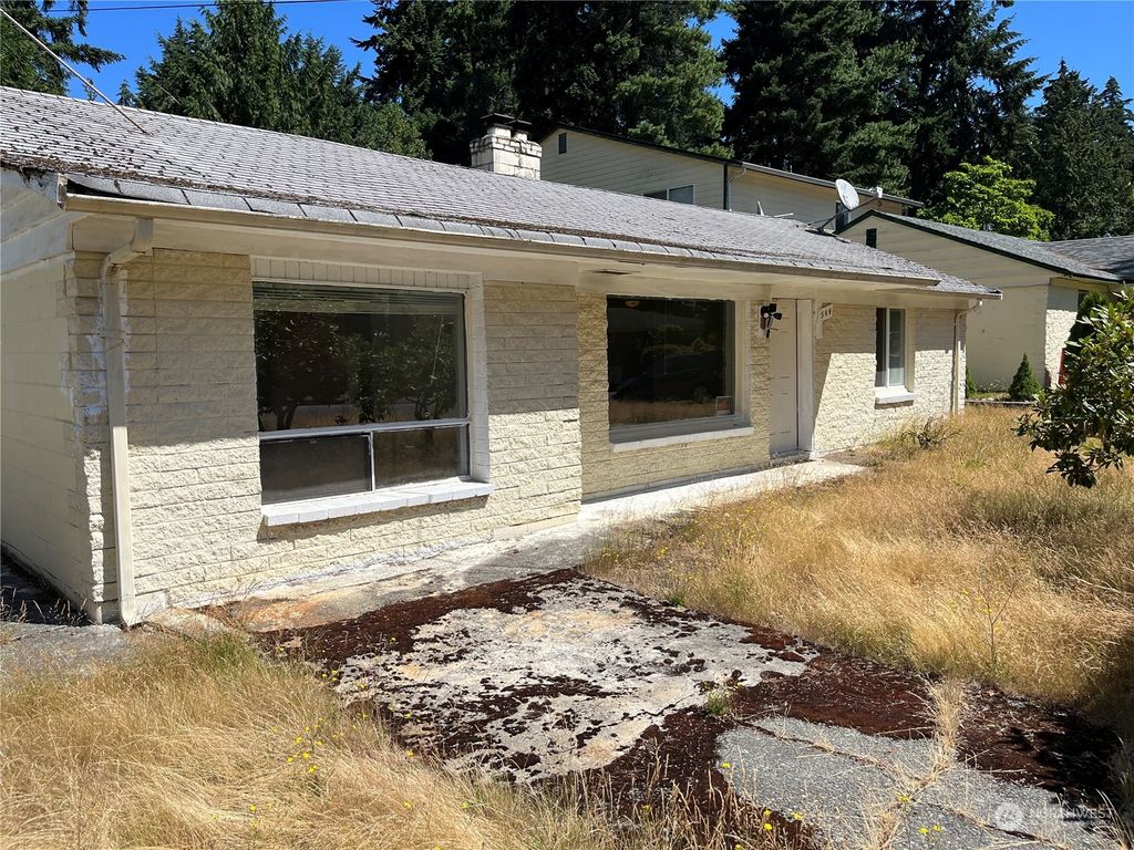 Photo of 544 N 167th Street, Shoreline, WA 98133 (MLS # 2268377)