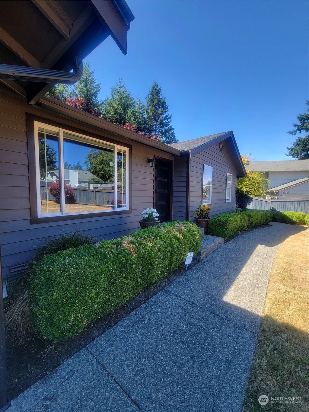 Photo of 1924 SW 354 Street, Federal Way, WA 98023 (MLS # 2156362)