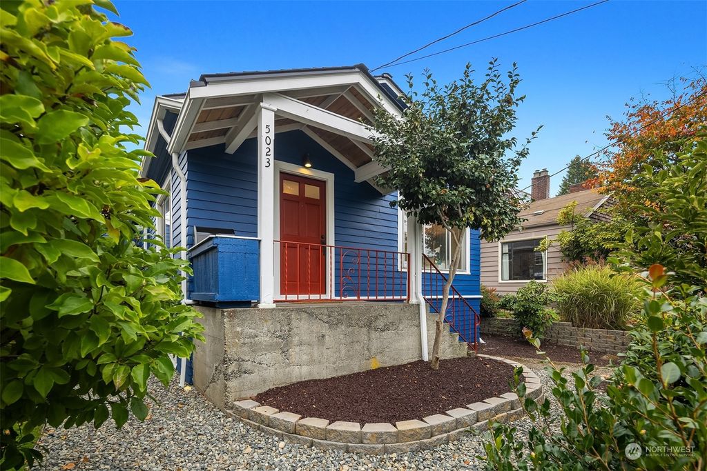 Photo of 5023 38th Avenue NE, Seattle, WA 98105 (MLS # 2171116)