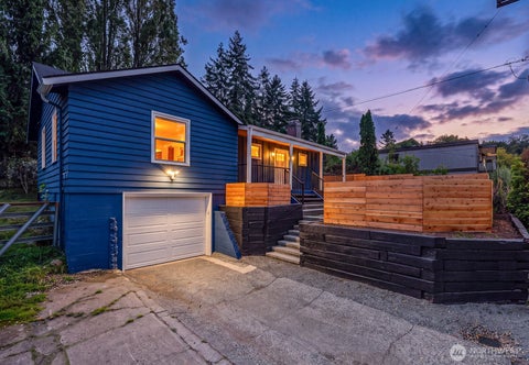 Photo of 2303 NE 95th st Street, Seattle, WA 98115 (MLS # 2586804)
