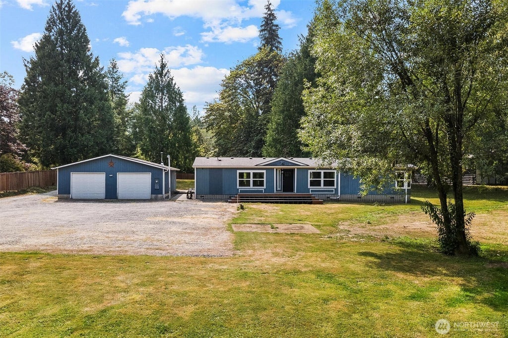 Photo of 6606 NE 137th Drive, Lake Stevens, WA 98258 (MLS # 2571558)
