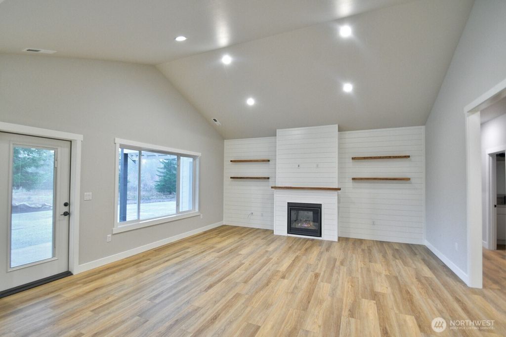 Photo of 900 Barbara Lane, Centralia, WA 98531 (MLS # 2462856)