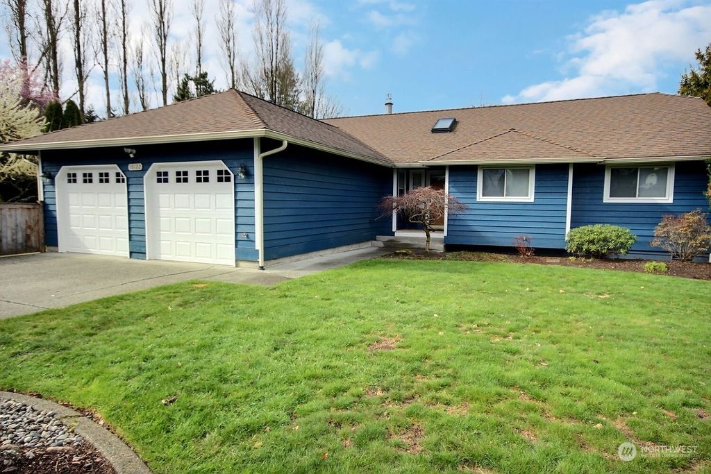 Photo of 16122 2nd Place W, Lynnwood, WA 98087 (MLS # 2210379)
