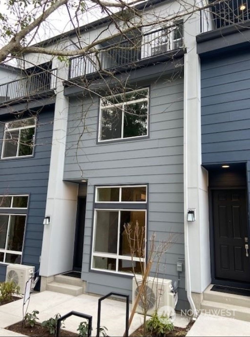 Photo of 8321 NE 176th Court #104, Kenmore, WA 98028 (MLS # 2031041)