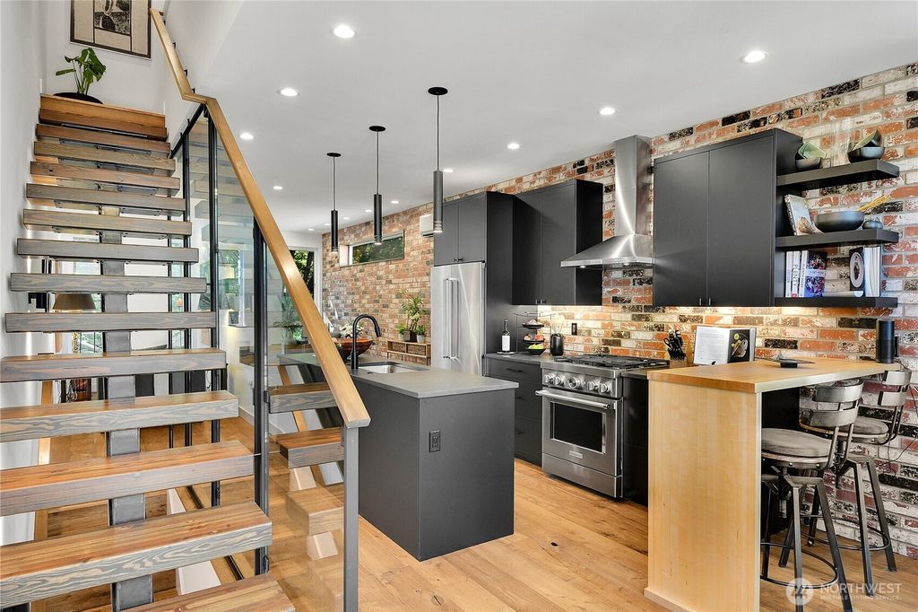 Photo of 2375 Minor Avenue E, Seattle, WA 98102 (MLS # 2419690)