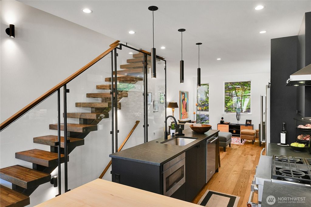 Photo of 2375 Minor Avenue E, Seattle, WA 98102 (MLS # 2419690)