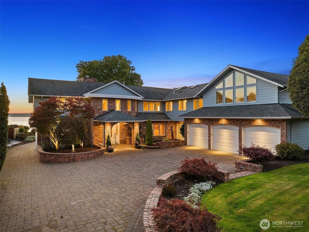 Photo of 18141 Normandy Terrace SW, Normandy Park, WA 98166 (MLS # 2464958)