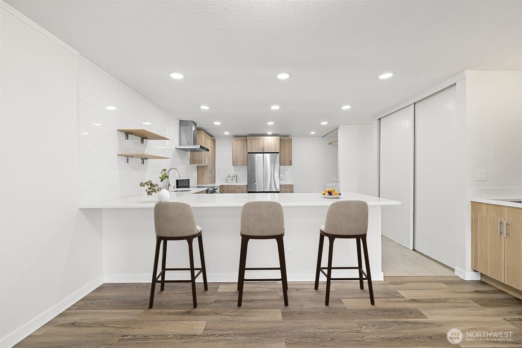 Photo of 2920 76th Avenue SE #106, Mercer Island, WA 98040 (MLS # 2360713)