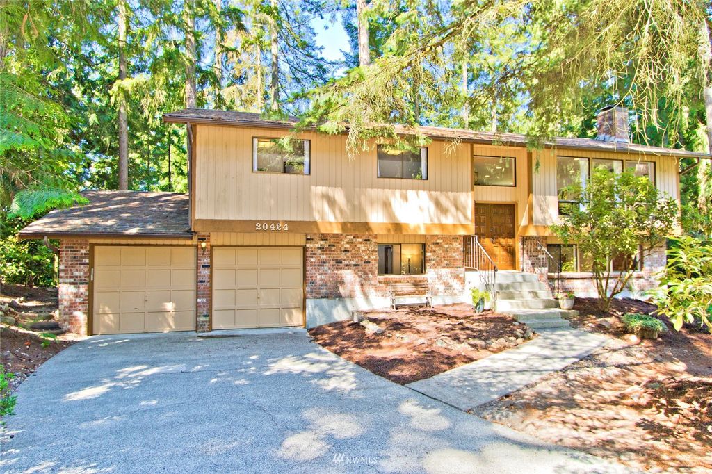 Photo of 20424 14th Avenue W, Lynnwood, WA 98036 (MLS # 1970098)