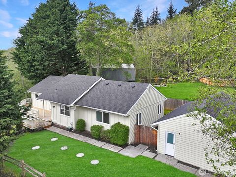 Photo of 3760 Periwinkle Road, Clinton, WA 98236 (MLS # 2508336)