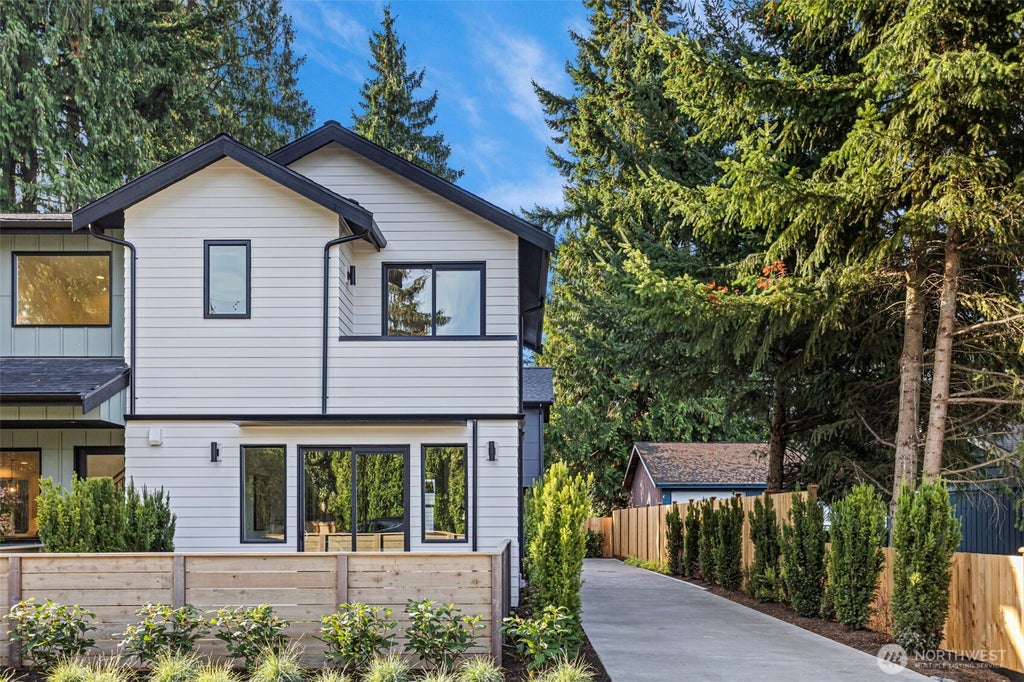 Photo of 12843 NE 112th Street, Kirkland, WA 98033 (MLS # 2594276)