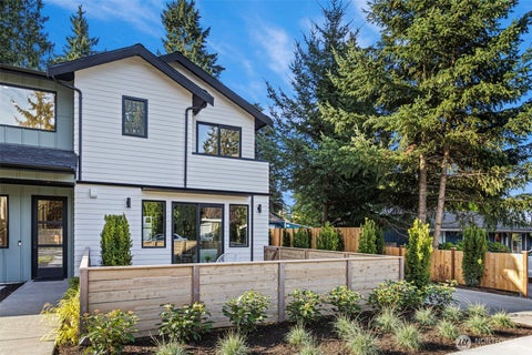 Photo of 12843 NE 112th Street, Kirkland, WA 98033 (MLS # 2594276)