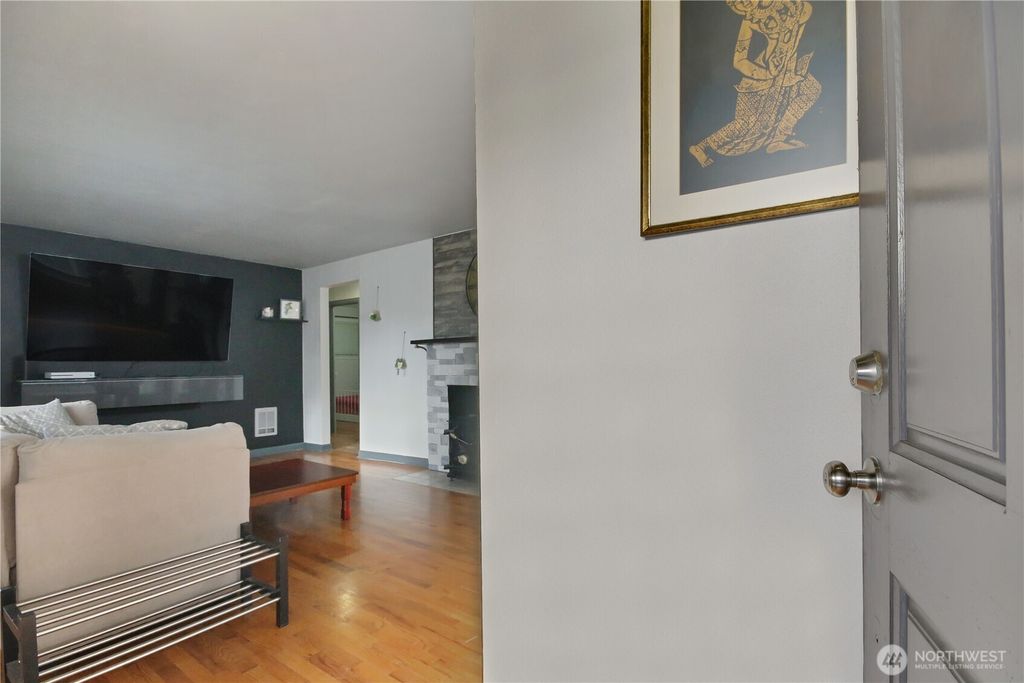 Photo of 208 M Street SE, Auburn, WA 98002 (MLS # 2506494)