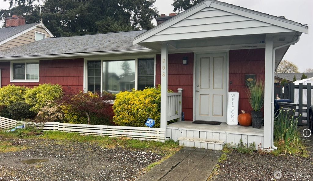 Photo of 208 M Street SE, Auburn, WA 98002 (MLS # 2506494)