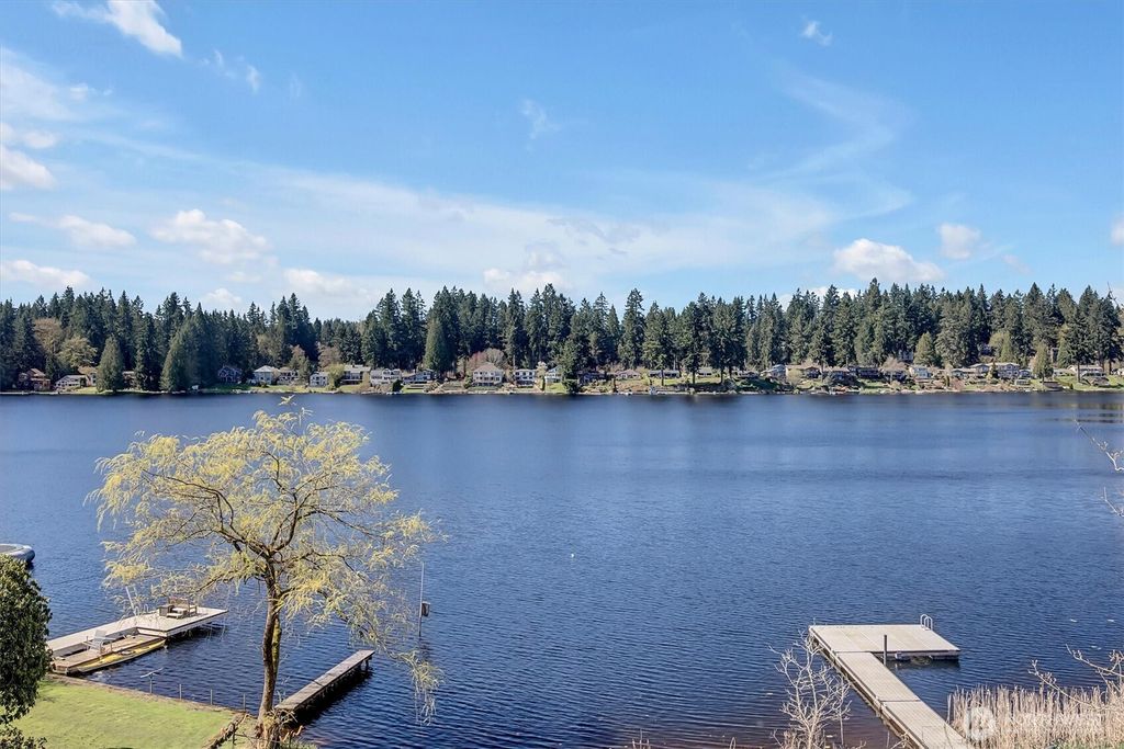 Photo of 17333 191st Avenue NE, Woodinville, WA 98072 (MLS # 2497016)