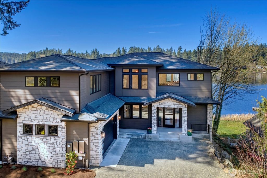 Photo of 17333 191st Avenue NE, Woodinville, WA 98072 (MLS # 2497016)