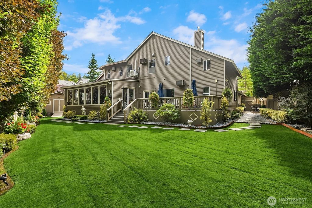 Photo of 32807 12th Avenue SW, Federal Way, WA 98023 (MLS # 2478664)