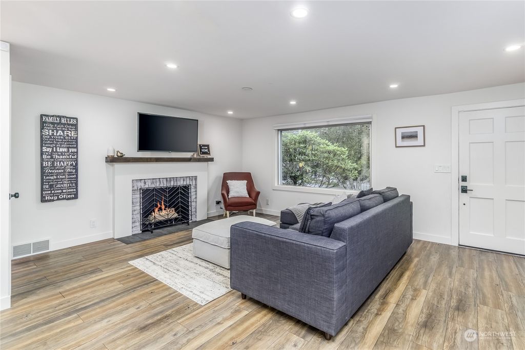 Photo of 3047 NE 97th Street, Seattle, WA 98115 (MLS # 2013159)