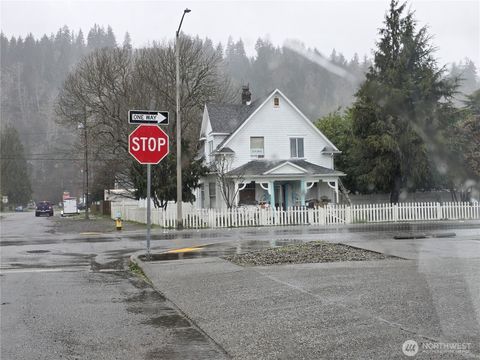 Photo of 2701 Simpson Avenue, Hoquiam, WA 98550 (MLS # 2501143)