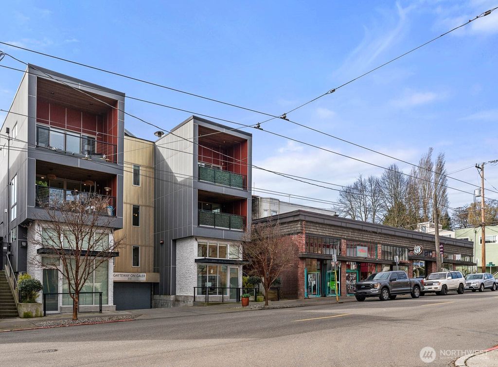 Photo of 315 W Galer Street #102, Seattle, WA 98119 (MLS # 2497269)