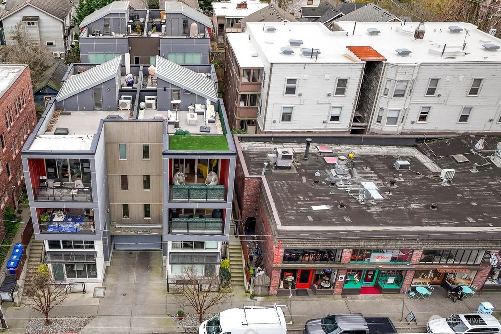 Photo of 315 W Galer Street #102, Seattle, WA 98119 (MLS # 2497269)