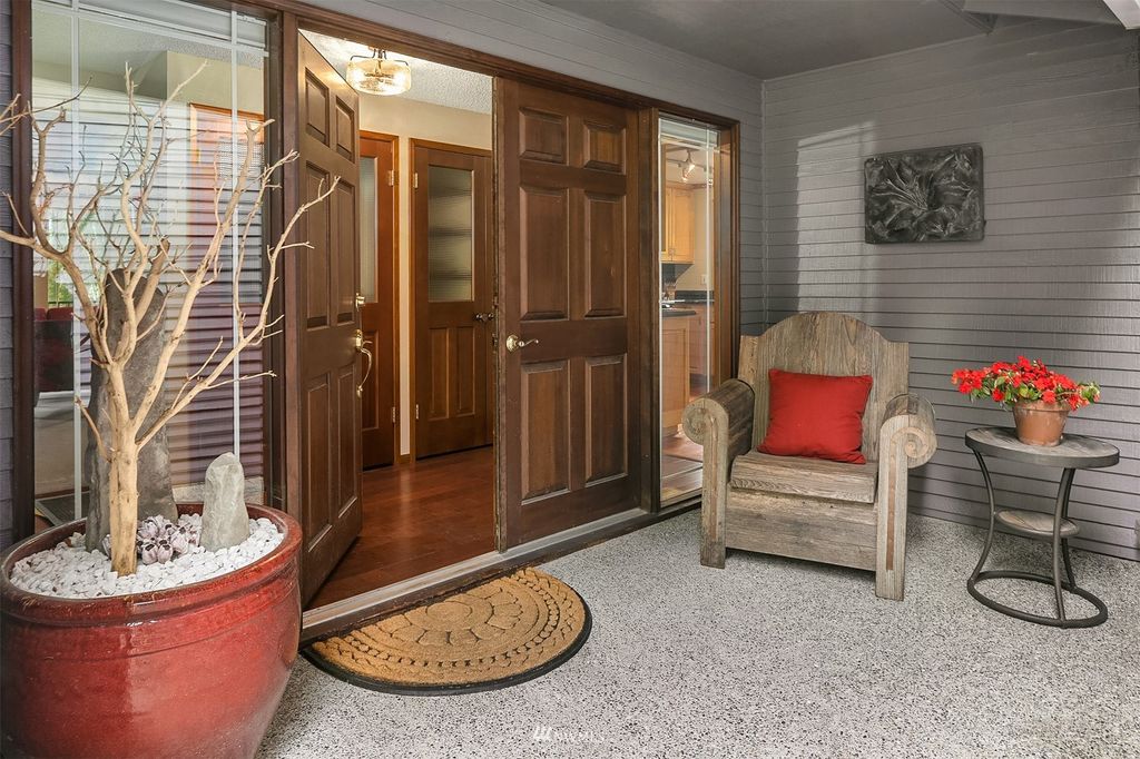 Photo of 41 Big Bear Court NW, Issaquah, WA 98027 (MLS # 1969876)