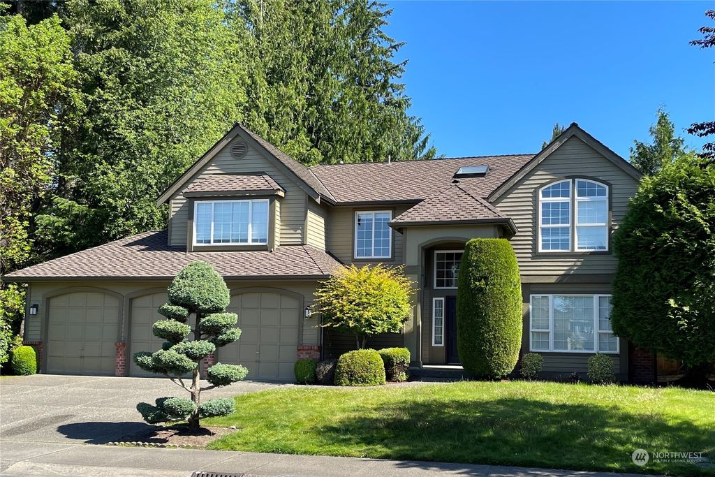 Photo of 23520 NE 25th Way, Sammamish, WA 98074 (MLS # 2263795)