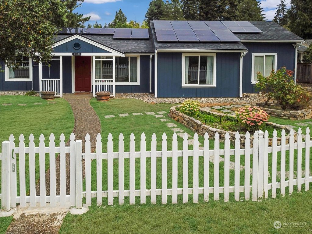 Photo of 1318 N 121st Street, Seattle, WA 98133 (MLS # 2277066)