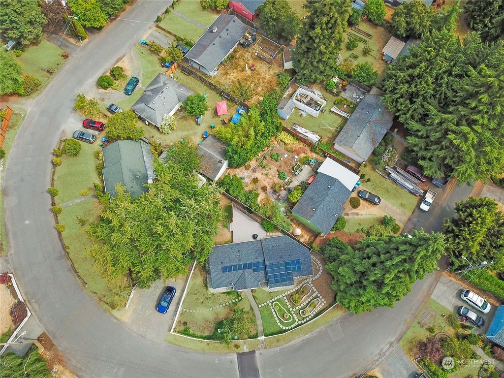 Photo of 1318 N 121st Street, Seattle, WA 98133 (MLS # 2277066)