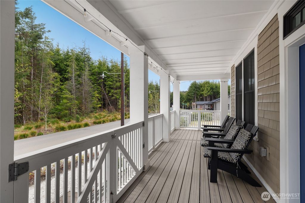 Photo of 421 E Compass Street, Pacific Beach, WA 98571 (MLS # 2513831)