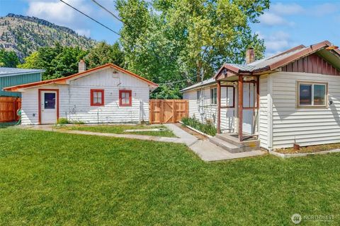 Photo of 320 S Central Street, Brewster, WA 98812 (MLS # 2498161)