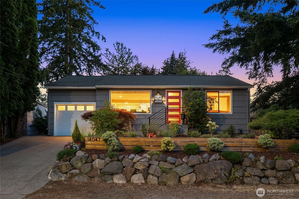 Photo of 14047 Burke Avenue N, Seattle, WA 98133 (MLS # 2418344)