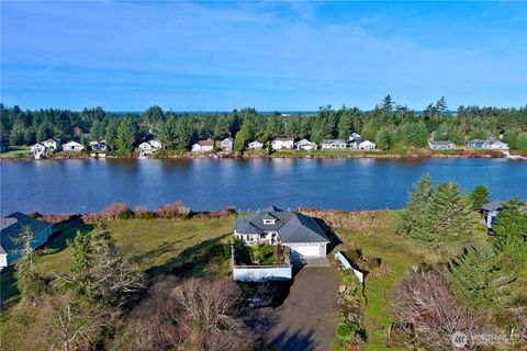 571 E Chance A La Mer NE Ocean Shores WA 98569