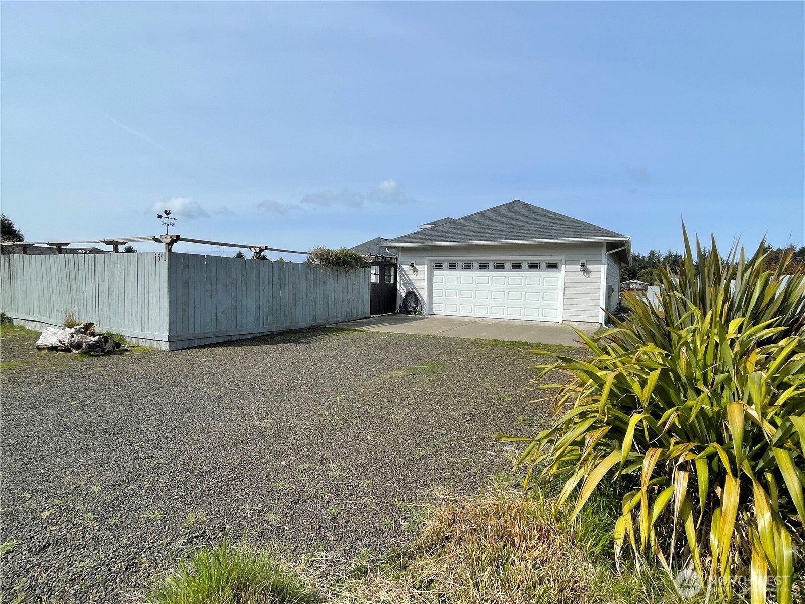 571 E Chance A La Mer NE