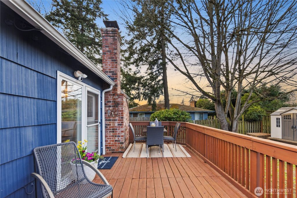 Photo of 2305 S 240th Street, Des Moines, WA 98198 (MLS # 2334829)
