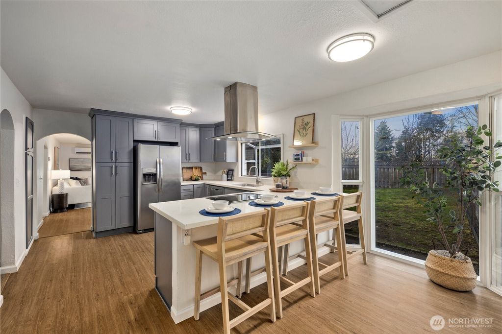 Photo of 2305 S 240th Street, Des Moines, WA 98198 (MLS # 2334829)