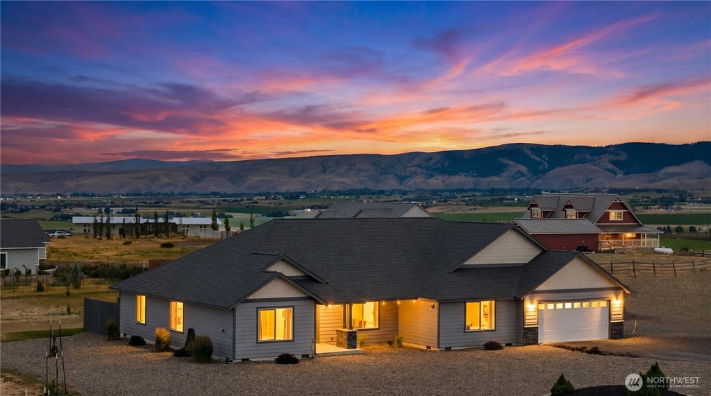 Photo of 1510 Bitterbrush Drive DR, Ellensburg, WA 98926 (MLS # 2541377)